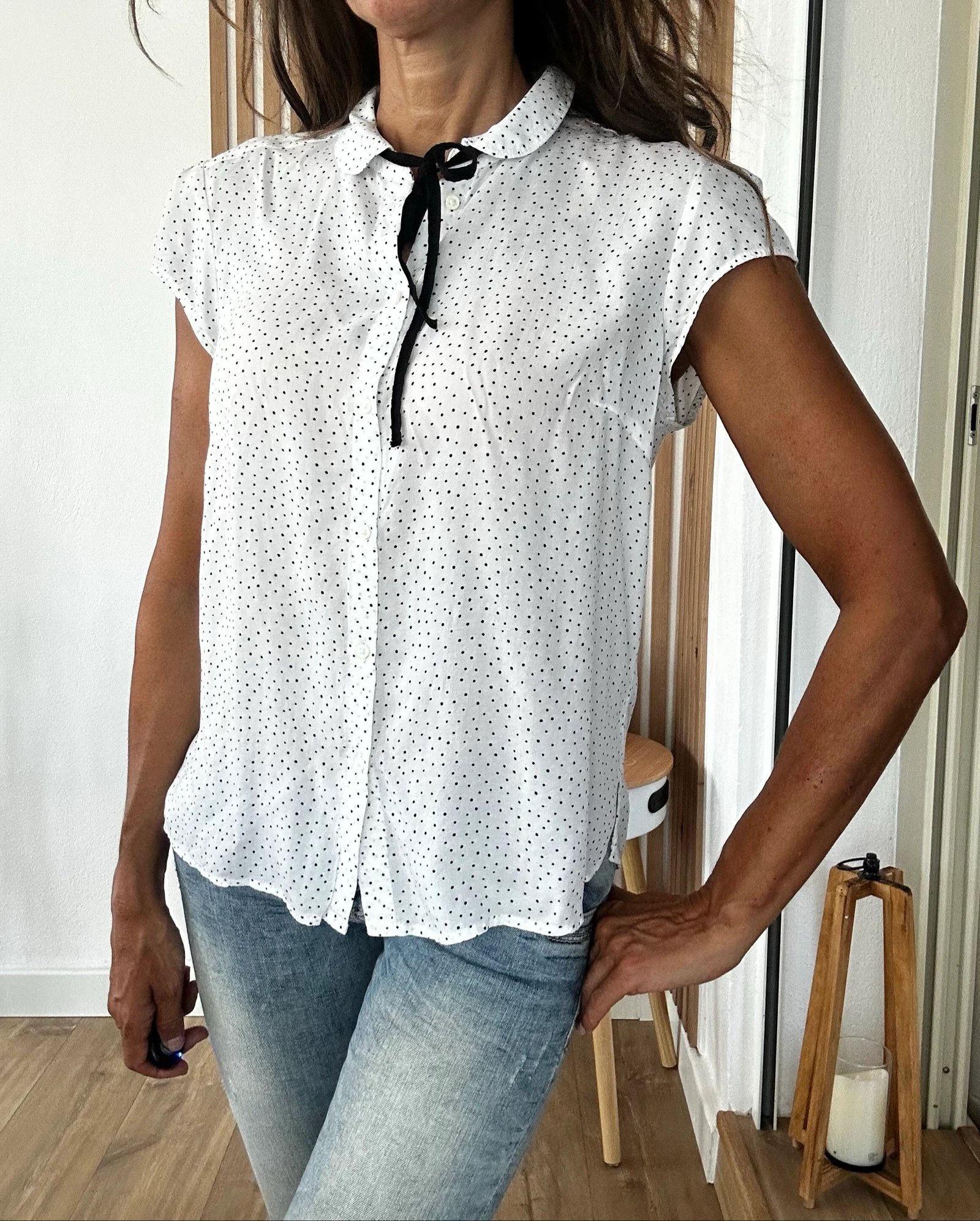 Chemisier blanc à pois noirs – Col Claudine – Taille M 